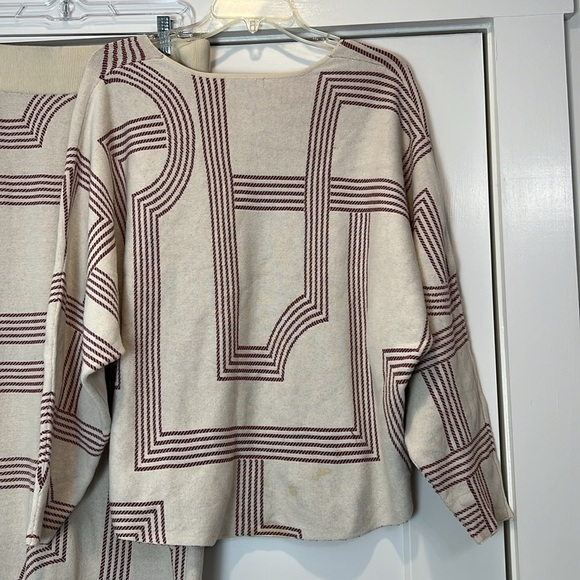 H&M Burgundy and Cream Knit sweater top and skirt set. Size medium/large. - Picture 4 of 8